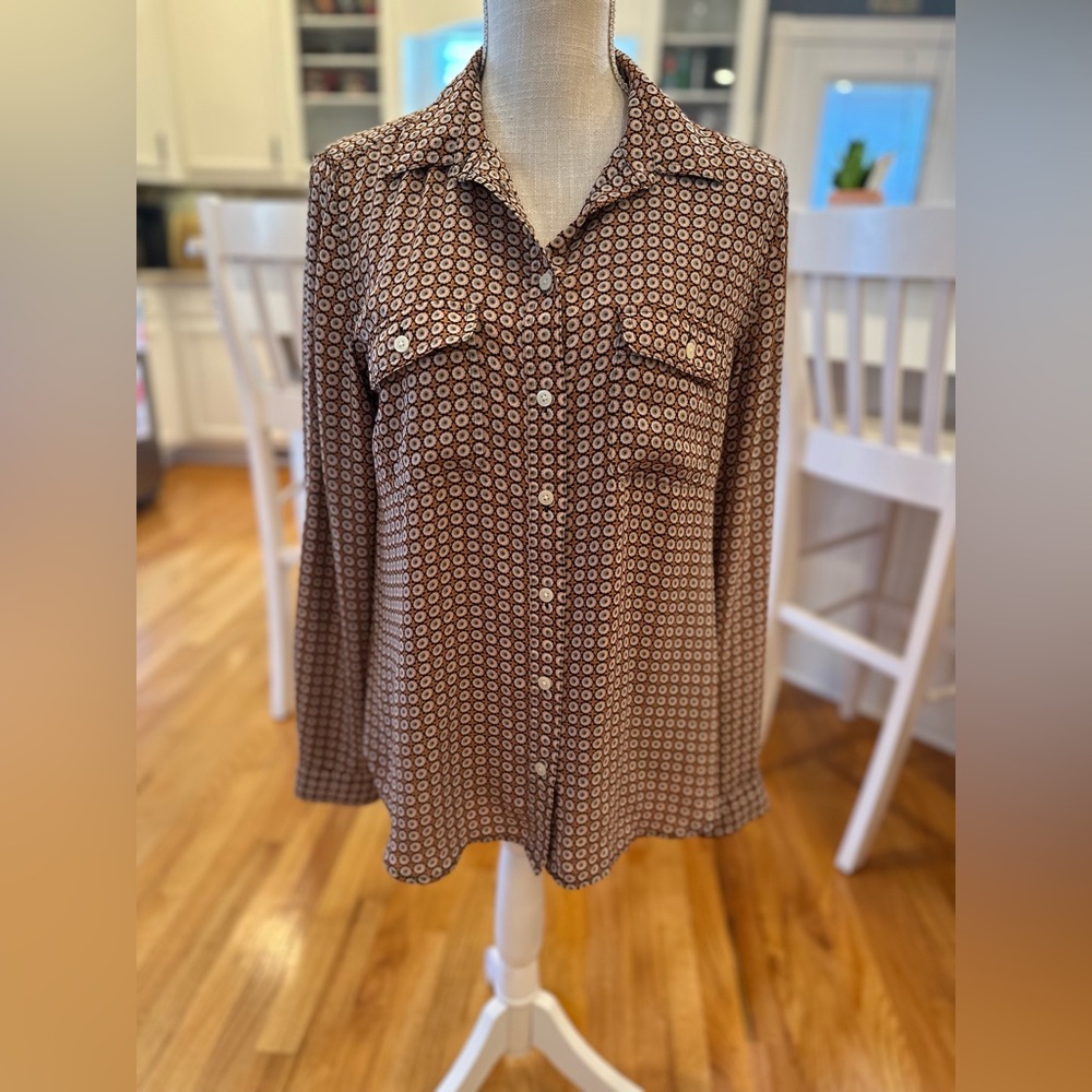 💜 5 for $25 or 3 for $18 Loft tan retro long sleeve button down blouse